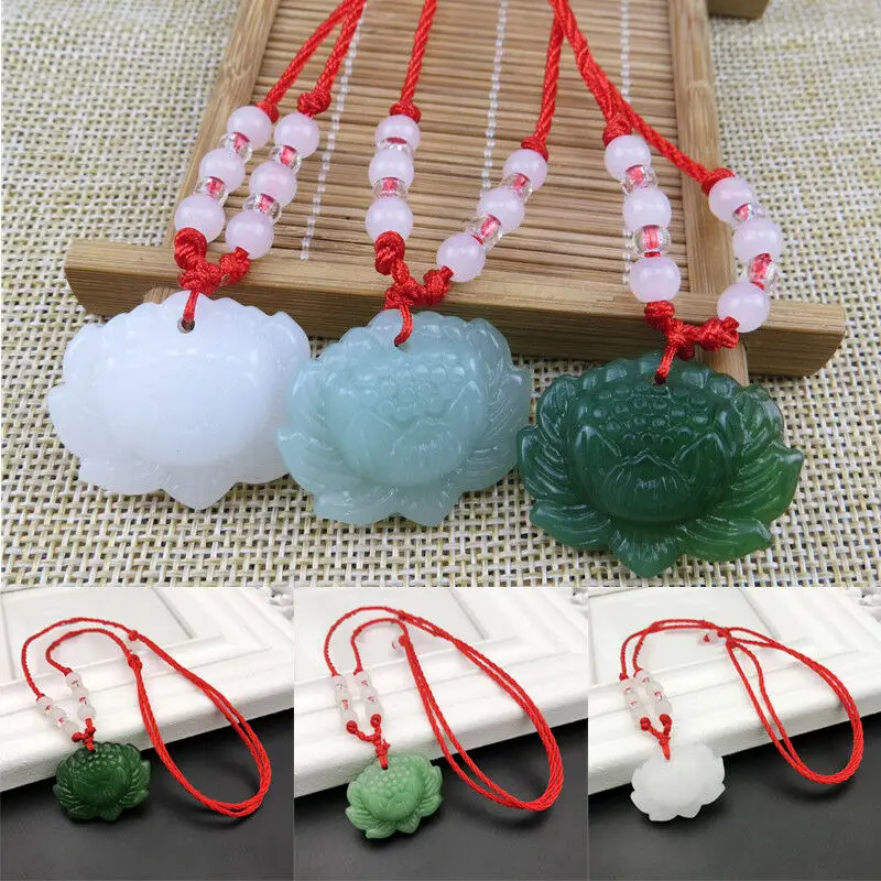 Beading - 天然の緑色の翡翠で作られた蓮の花のペンダントビーズネックレス。お守りとしても使える、女性向けの幸運を呼ぶアクセサリー。手彫り。ギフトにも最適。